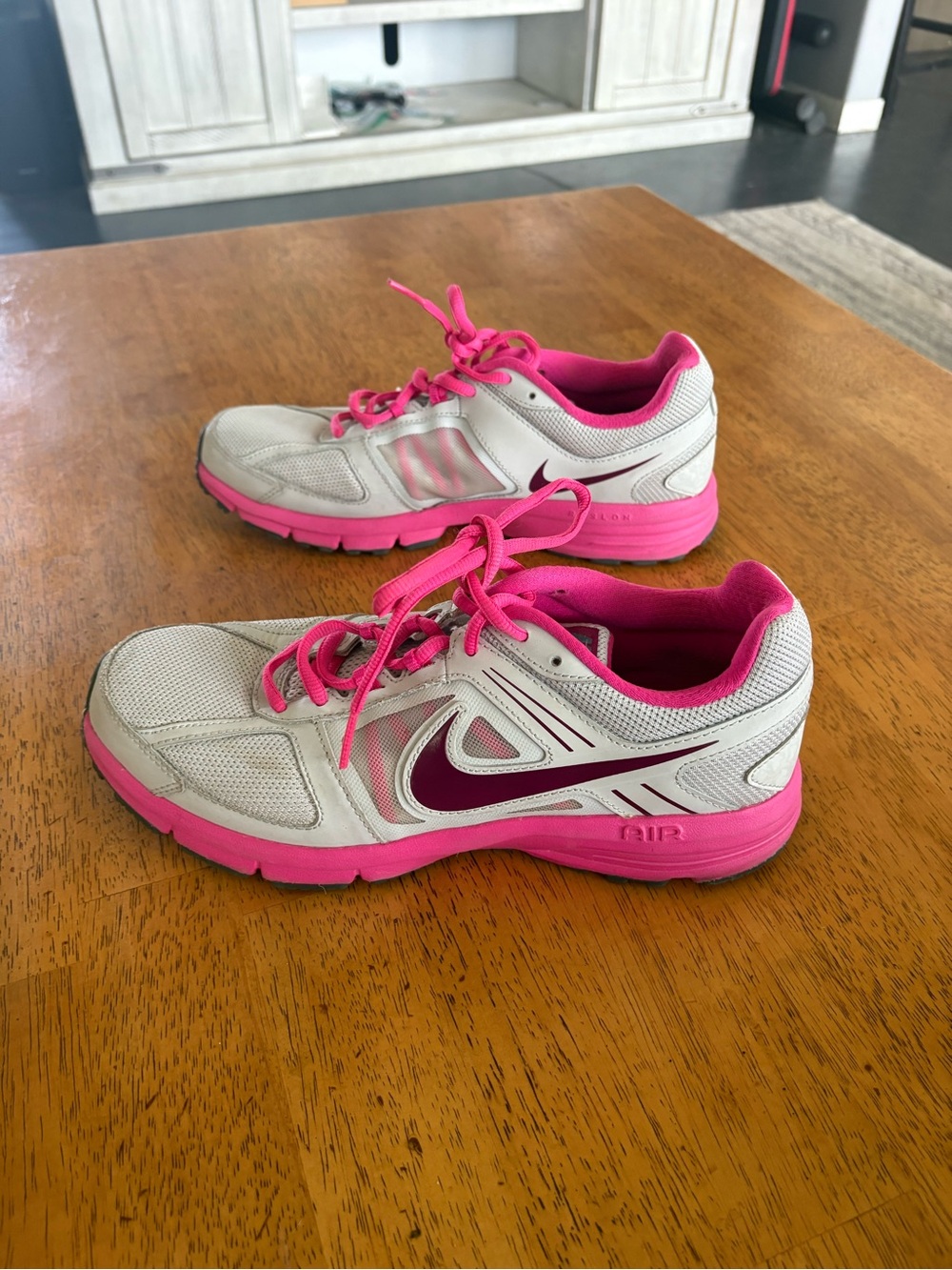 Nike shoes - Picture 10 of 11